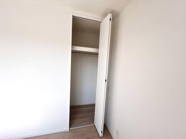 厚木市妻田北２丁目 新築戸建 収納