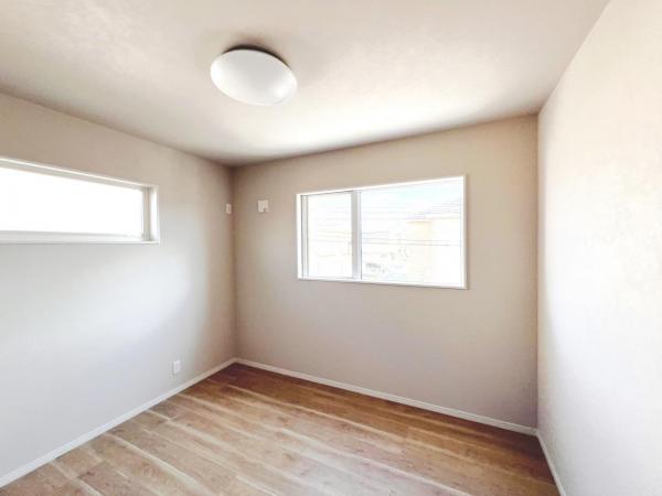 厚木市妻田北２丁目 新築戸建 洋室