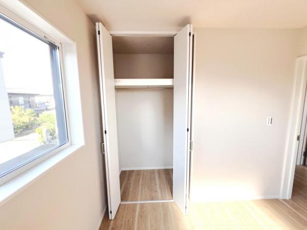 厚木市妻田北２丁目 新築戸建 収納