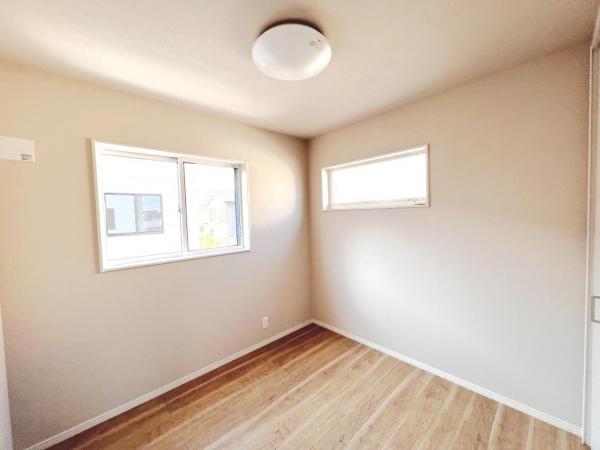 厚木市妻田北２丁目 新築戸建 洋室