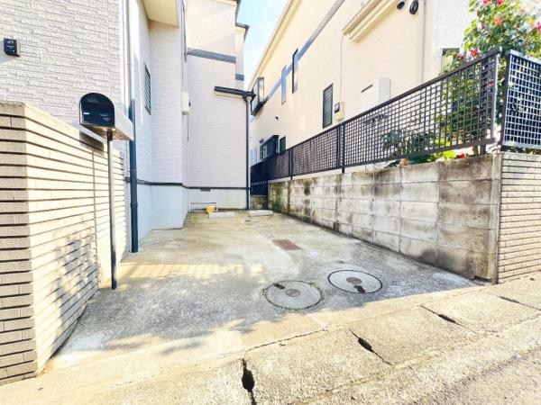 横浜市栄区本郷台５丁目 中古戸建 駐車場