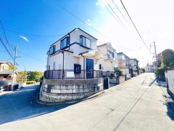 横浜市栄区本郷台５丁目 中古戸建 前面道路含む現地写真