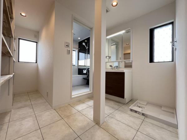 横浜市旭区上白根２丁目 中古戸建 脱衣所