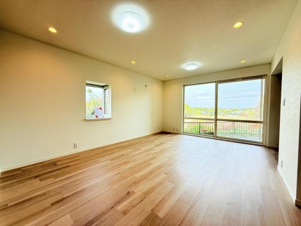 千葉市花見川区幕張本郷７丁目 中古戸建 リビング