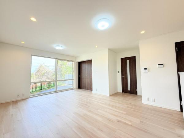 千葉市花見川区幕張本郷７丁目 中古戸建 リビングダイニング