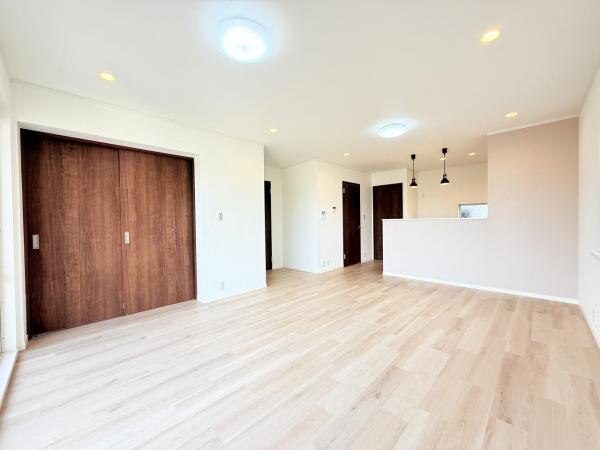 千葉市花見川区幕張本郷７丁目 中古戸建 リビング