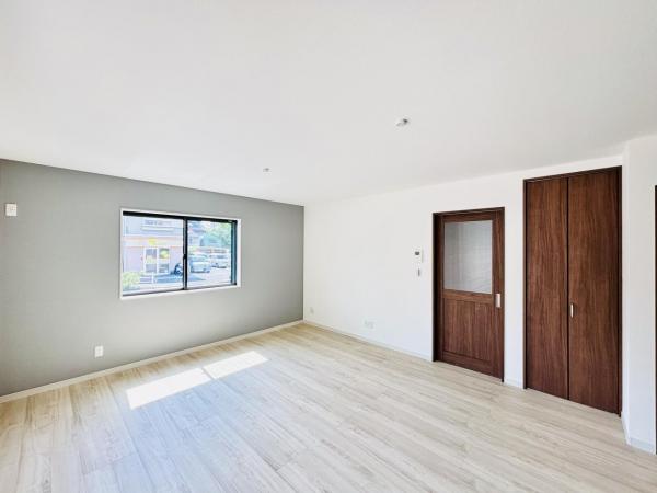 横須賀市上町３丁目 戸建 リビング