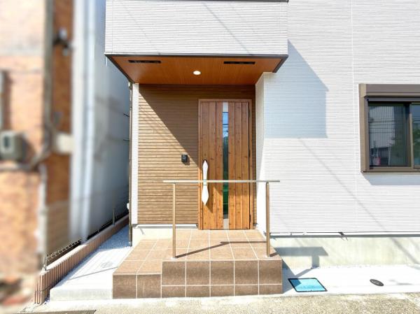 横須賀市上町３丁目 戸建 玄関