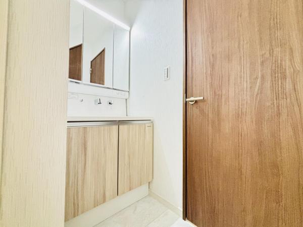 横須賀市上町３丁目 戸建 洗面化粧台