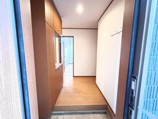 厚木市山際 中古戸建 玄関