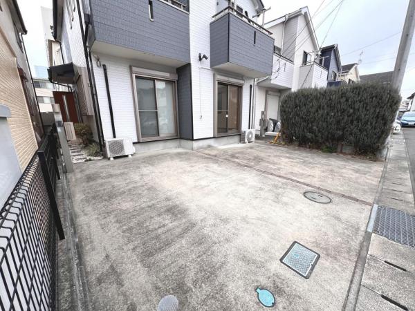 厚木市山際 中古戸建 駐車場