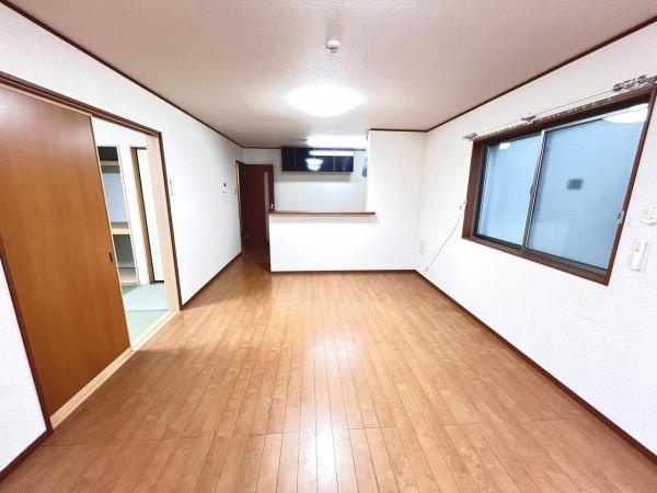 厚木市山際 中古戸建 リビングダイニング