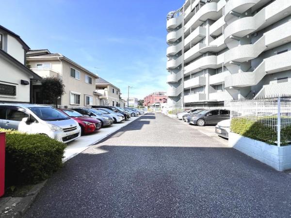 コスモ立川サングレイス 敷地内駐車場