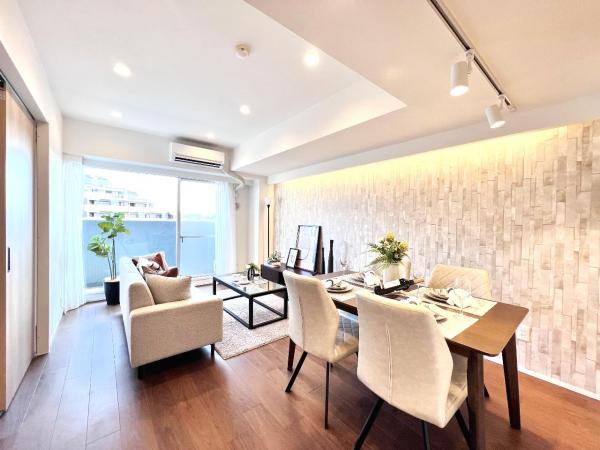 コスモ立川サングレイス リビングダイニング