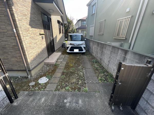 府中市住吉町１丁目 中古戸建 駐車場