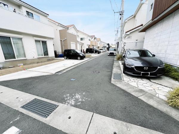 小田原市栢山 中古戸建 前面道路含む現地写真