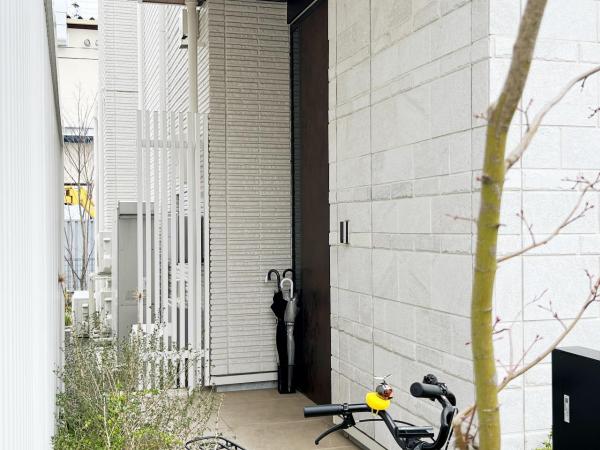 小田原市栢山 中古戸建 玄関