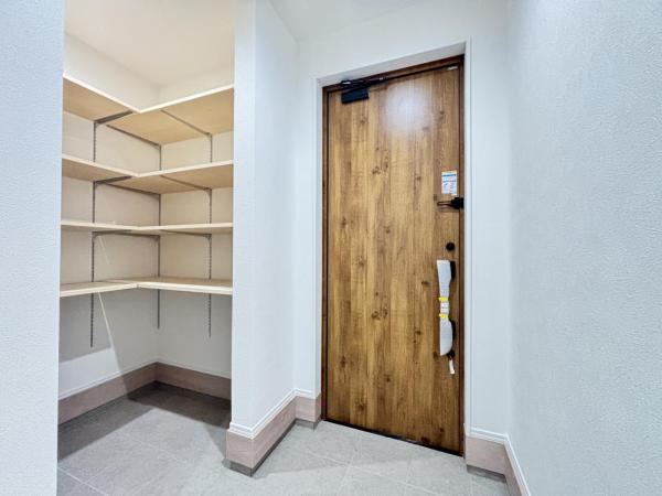 横須賀市西浦賀２丁目 戸建 玄関
