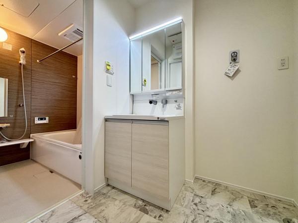 横須賀市西浦賀２丁目 戸建 洗面化粧台