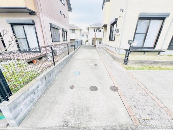木更津市羽鳥野２丁目 中古戸建 駐車場
