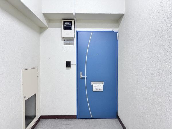 八王子ローヤルマンション 玄関(共用部)