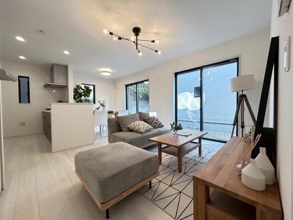 松戸市八ケ崎23ー2期 リビングダイニング