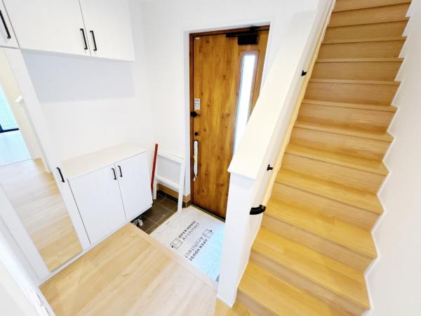 秦野市堀川 戸建 玄関