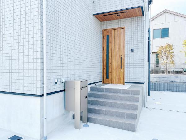 秦野市堀川 戸建 玄関