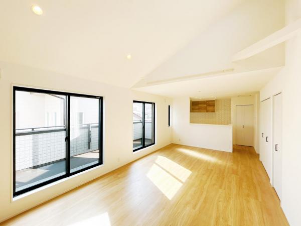 秦野市堀川 戸建 リビングダイニング