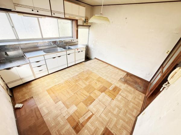 小田原市飯田岡 中古戸建 リビングダイニング