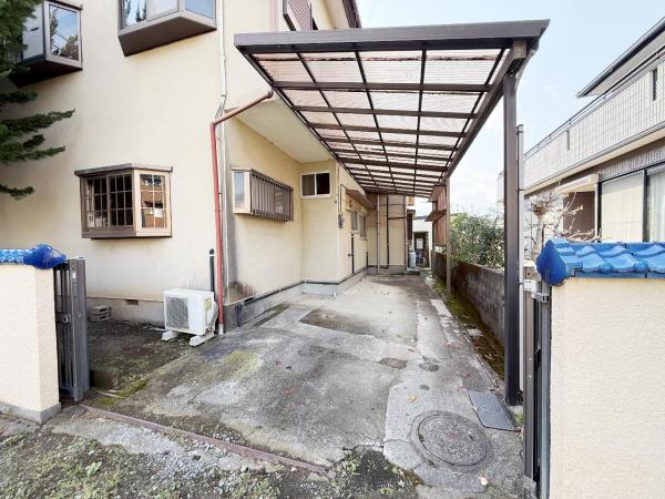 小田原市飯田岡 中古戸建 駐車場