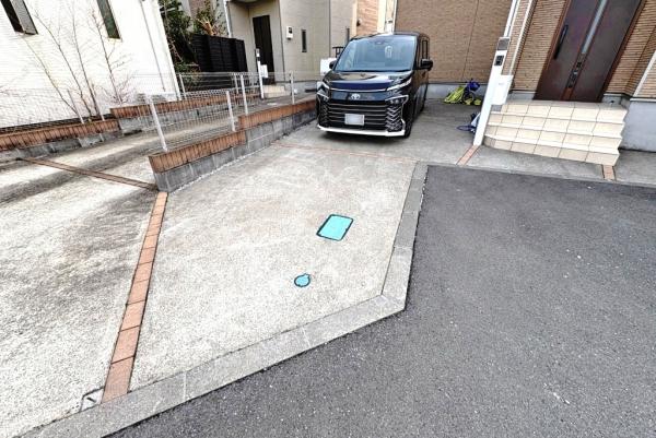 伊勢原市田中 中古一戸建 駐車場