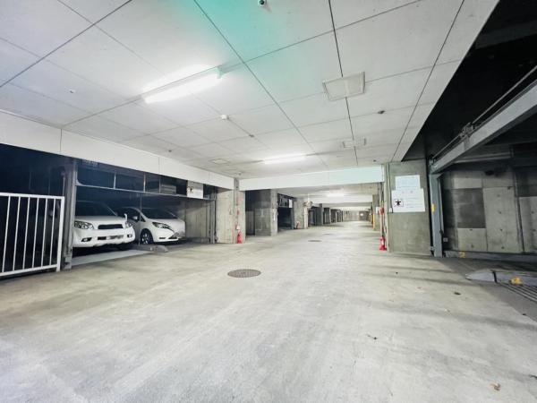 サンヴェール橋本ツインタワー 駐車場
