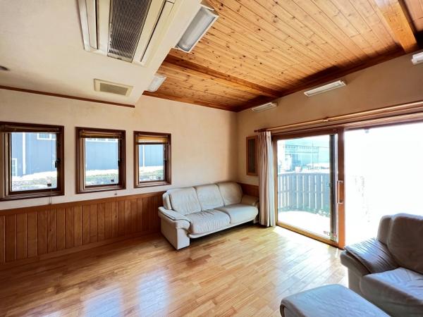相模原市緑区向原３丁目 中古戸建 リビング