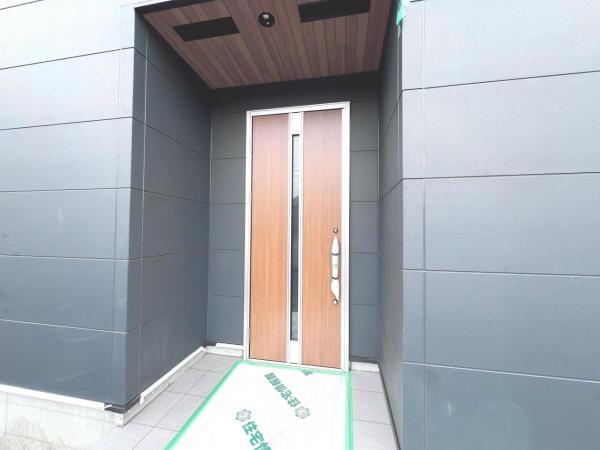綾瀬市大上８丁目 戸建 玄関