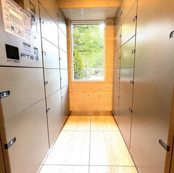 エステ・スクエア成瀬壱番館 宅配ボックス