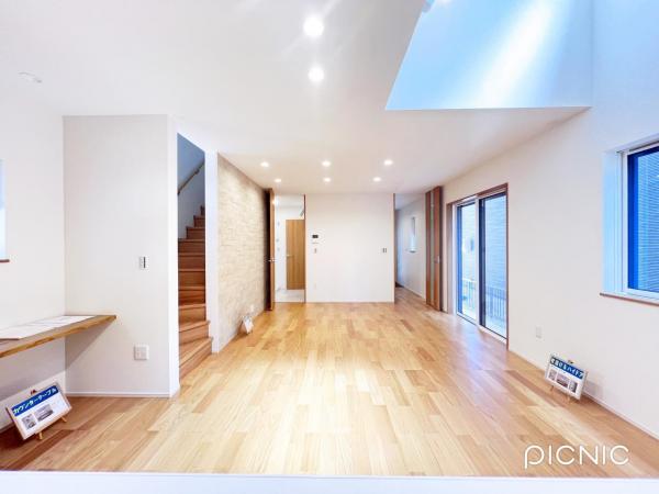 岩倉市本町前田 戸建 リビング