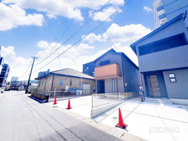 岩倉市本町前田 戸建 前面道路含む現地写真