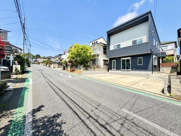 横須賀市岩戸５丁目 中古戸建 前面道路含む現地写真