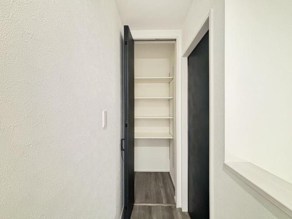 横須賀市岩戸５丁目 中古戸建 収納