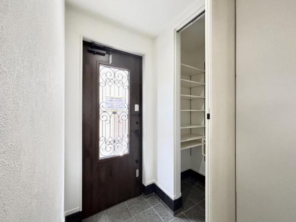 横須賀市岩戸５丁目 中古戸建 玄関