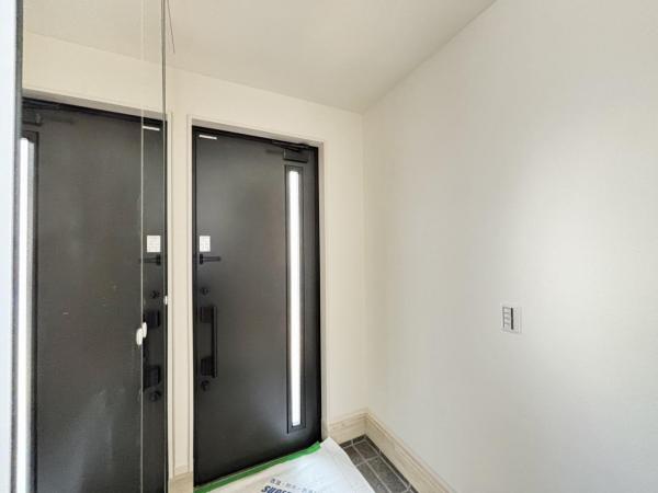 横浜市金沢区富岡西２期　 戸建 玄関