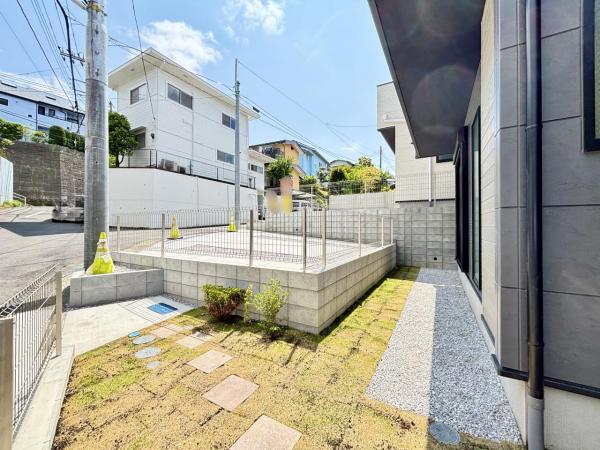 横浜市金沢区富岡西２期　 戸建 庭