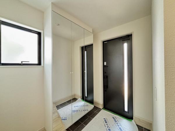 横浜市金沢区富岡西２期　 戸建 玄関