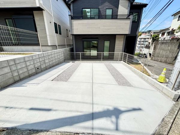 横浜市金沢区富岡西２期　 戸建 駐車場