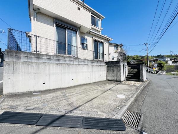 相模原市南区下溝 中古戸建 駐車場