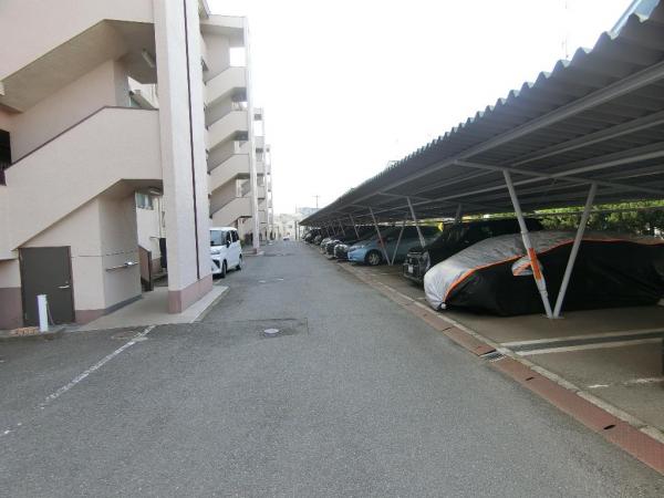 恩多マンション1号棟 敷地内駐車場
