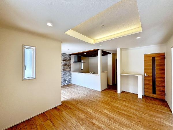 横須賀市ハイランド３丁目 戸建 リビング