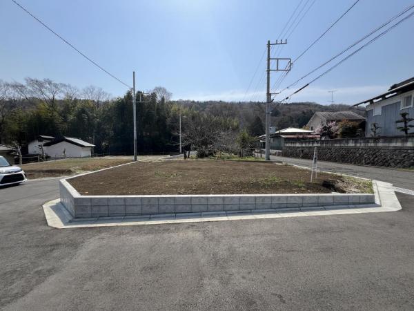 秦野市渋沢 建築条件付売地 前面道路含む現地写真