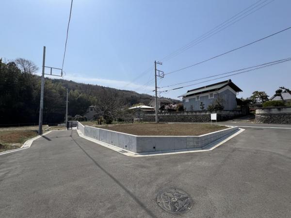 秦野市渋沢 建築条件付売地 前面道路含む現地写真